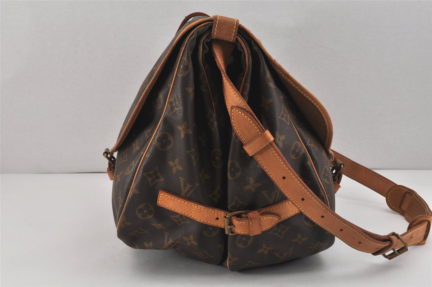 Authentic Louis Vuitton Monogram Saumur 35 Shoulder Cross Bag M42254 LV 2838K