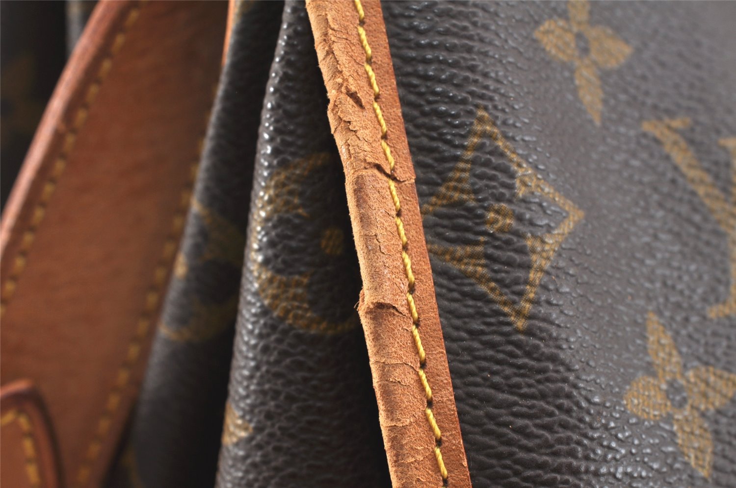 Authentic Louis Vuitton Monogram Saumur 35 Shoulder Cross Bag M42254 LV 2838K