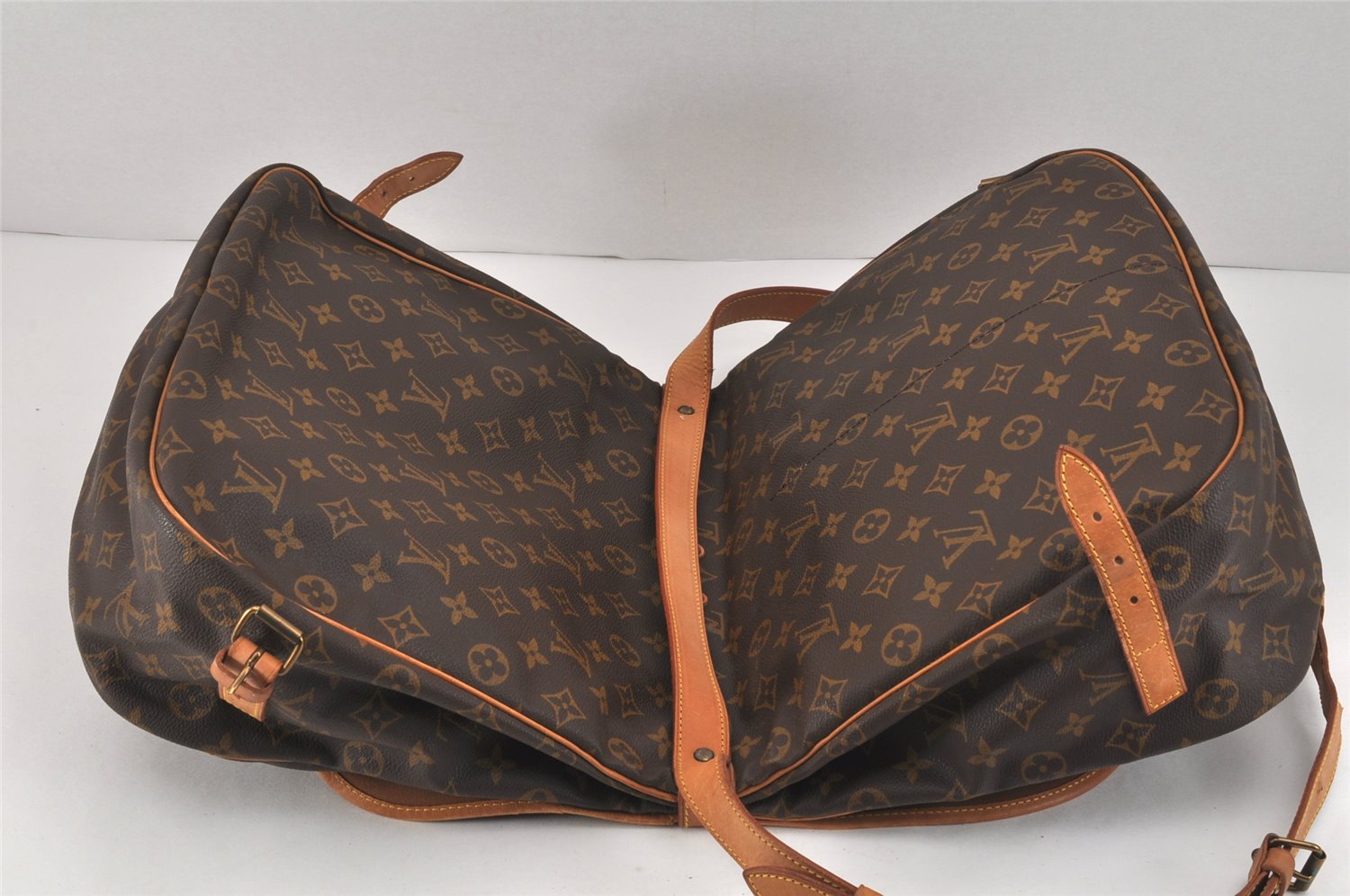 Authentic Louis Vuitton Monogram Saumur 35 Shoulder Cross Bag M42254 LV 2838K