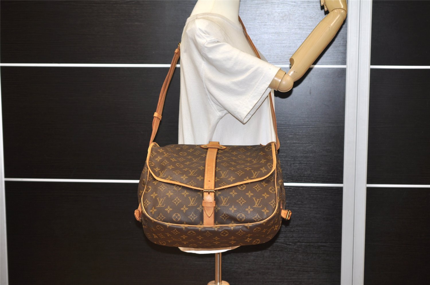 Authentic Louis Vuitton Monogram Saumur 35 Shoulder Cross Bag M42254 LV 2838K