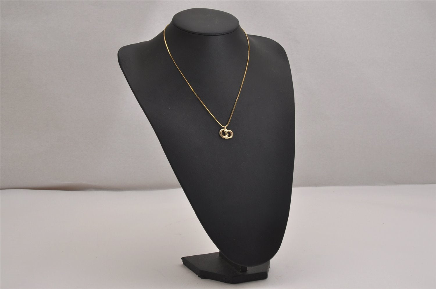 Authentic Christian Dior Gold Tone Chain Pendant Necklace CD 2842J