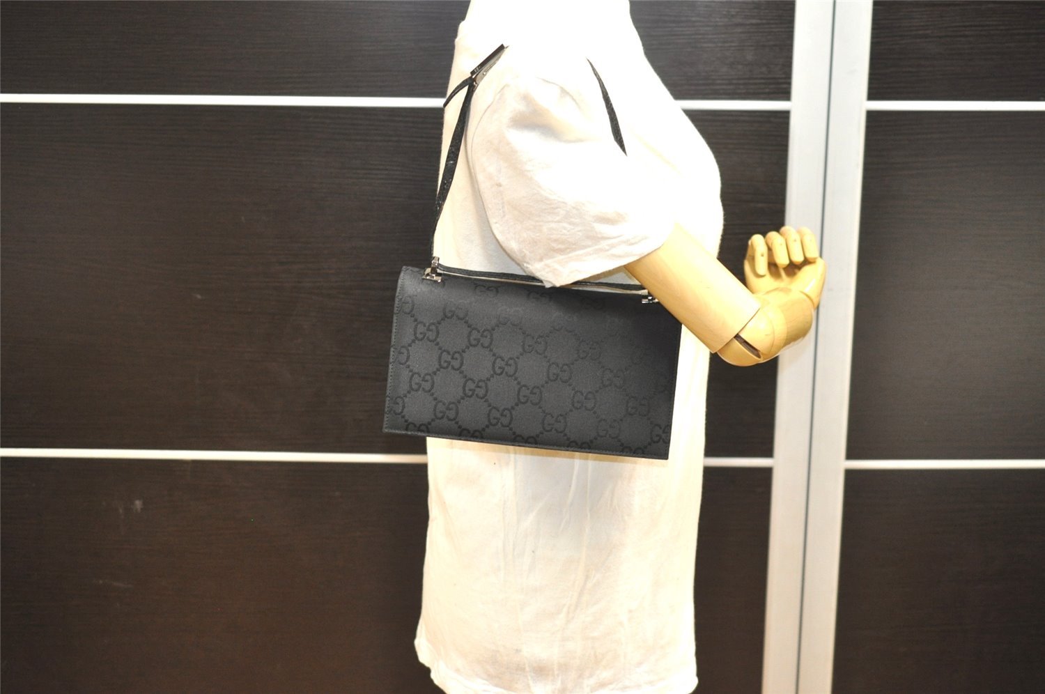 Authentic GUCCI Vintage Shoulder Hand Bag Purse GG Nylon Leather Black 2847I