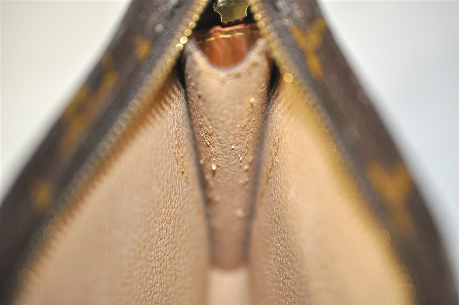 Authentic Louis Vuitton Monogram Pouch For Bucket PM LV Junk 2851I