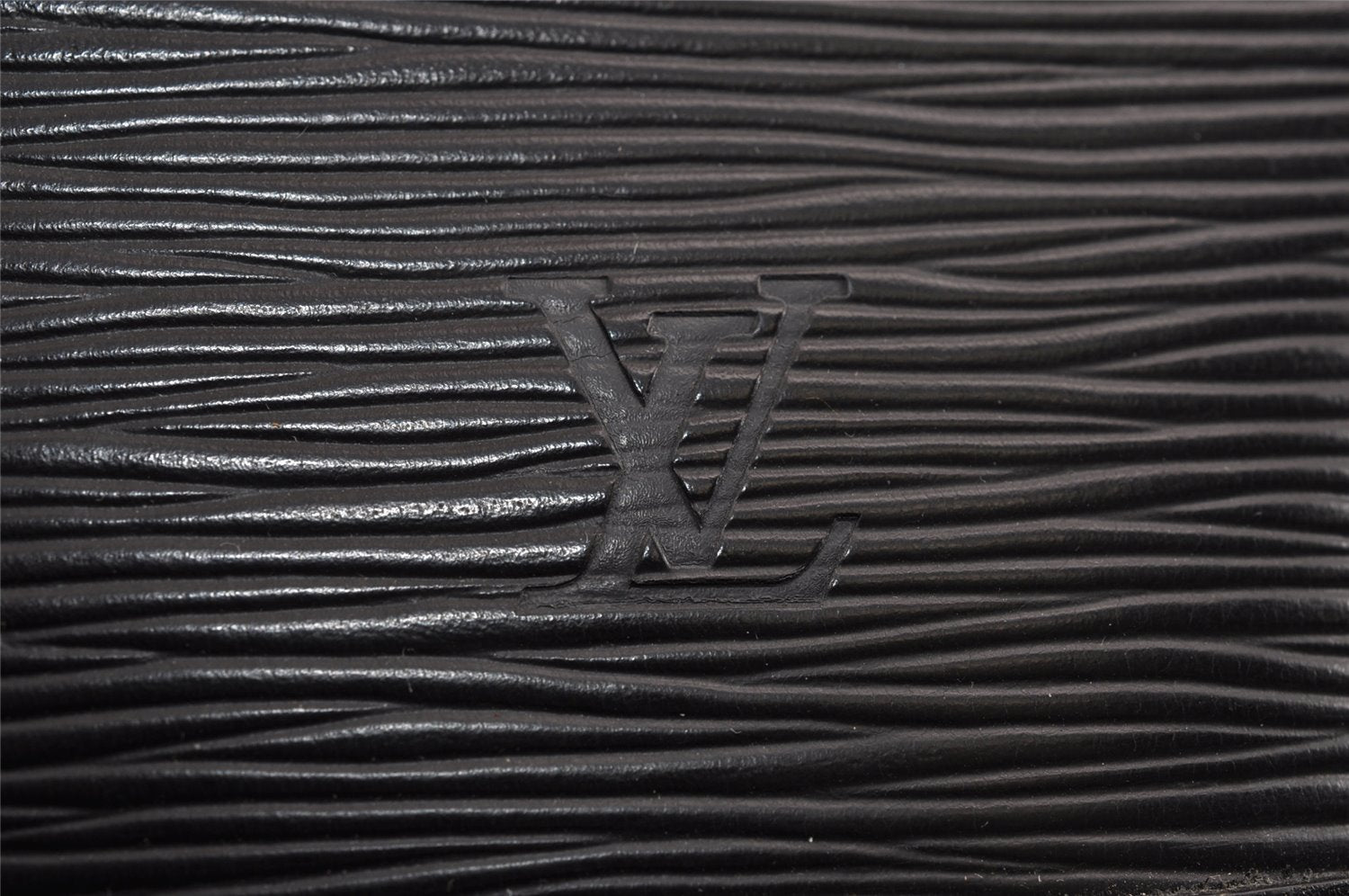 Authentic Louis Vuitton Epi Alma PM Hand Bag Black M40302 LV 2852J