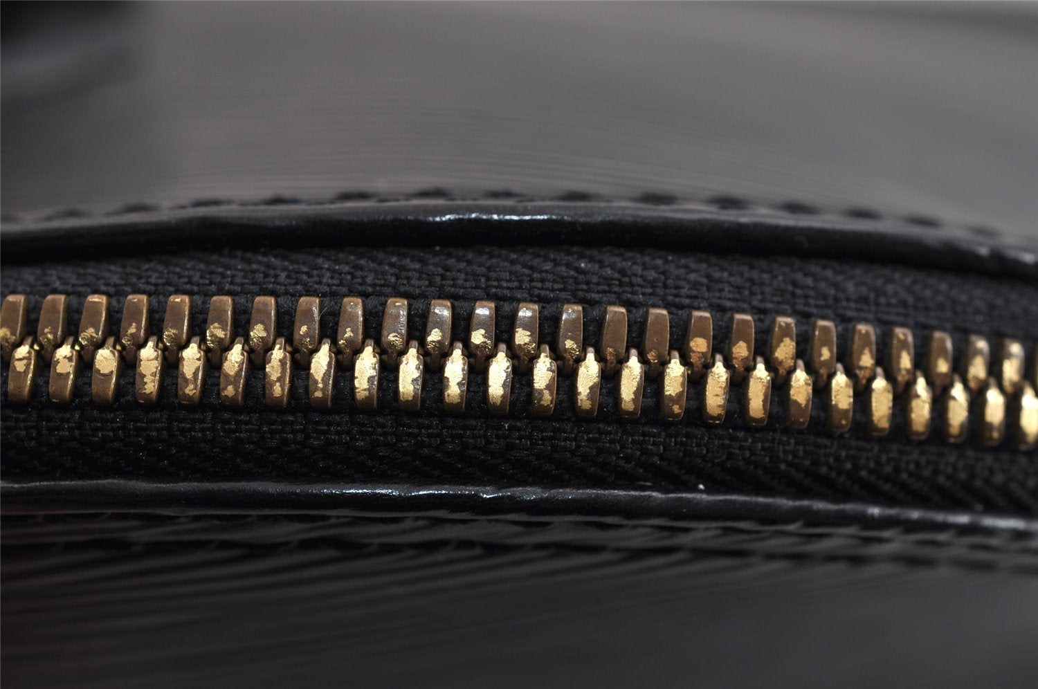 Authentic Louis Vuitton Epi Alma PM Hand Bag Black M40302 LV 2852J