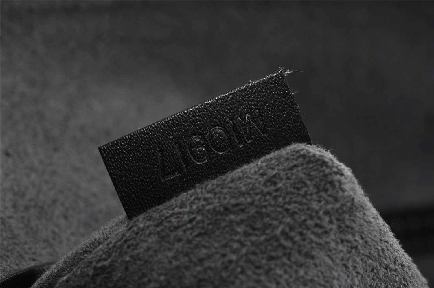 Authentic Louis Vuitton Epi Alma PM Hand Bag Black M40302 LV 2852J