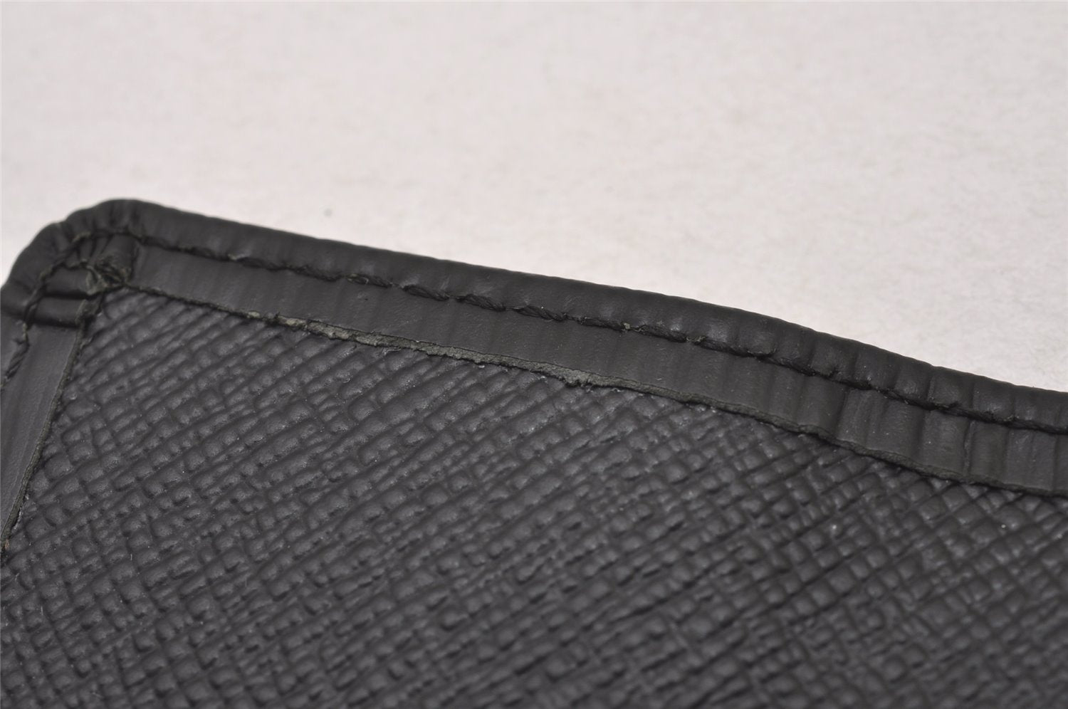 Authentic Louis Vuitton Epi Multicles 6 Key Case Black M63812 LV 2855I