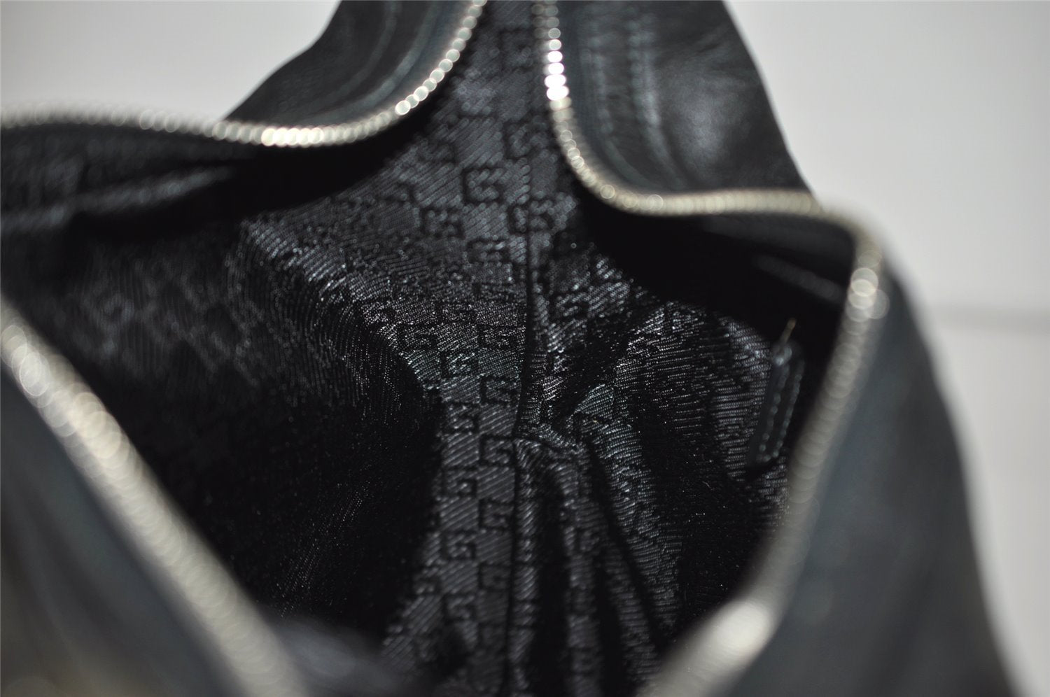 Authentic GUCCI Vintage Shoulder Hand Bag Purse Leather 0013814 Black 2864J