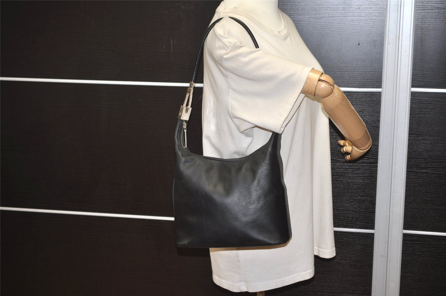 Authentic GUCCI Vintage Shoulder Hand Bag Purse Leather 0013814 Black 2864J