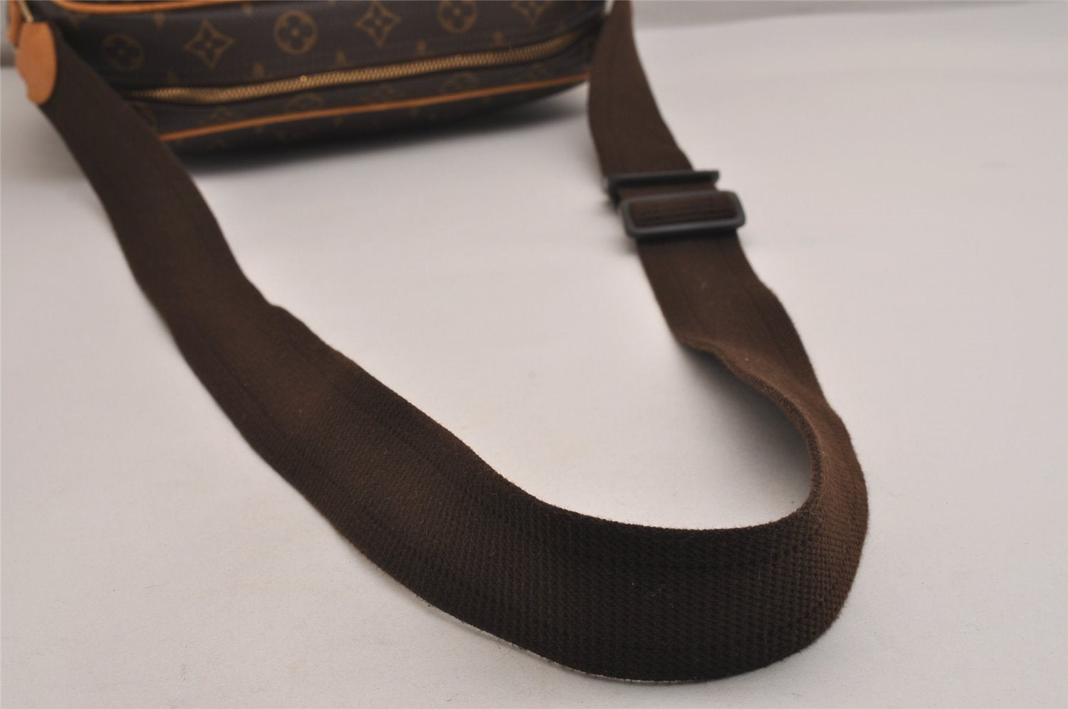 Authentic Louis Vuitton Monogram Reporter PM Shoulder Cross Bag M45254 LV 2866J