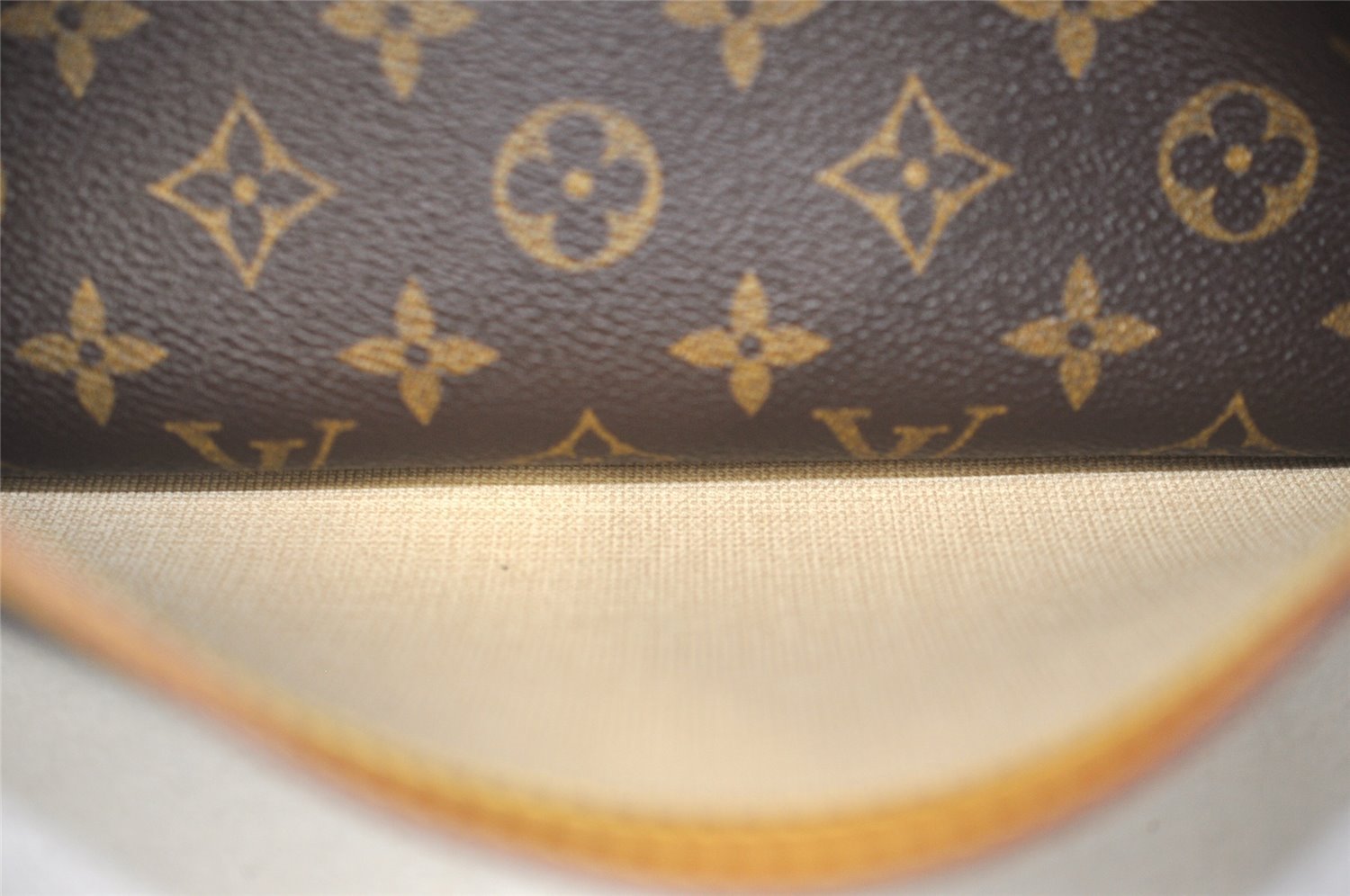 Authentic Louis Vuitton Monogram Reporter PM Shoulder Cross Bag M45254 LV 2866J