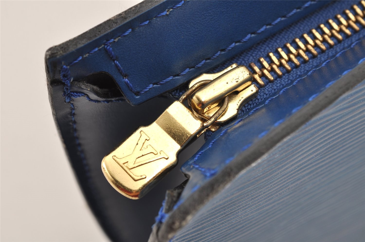 Authentic Louis Vuitton Epi Saint Jacques Hand Bag Blue M52275 LV 2867K