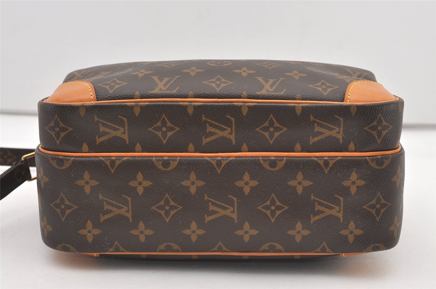 Authentic Louis Vuitton Monogram Nile Shoulder Cross Body Bag M45244 LV 2869J