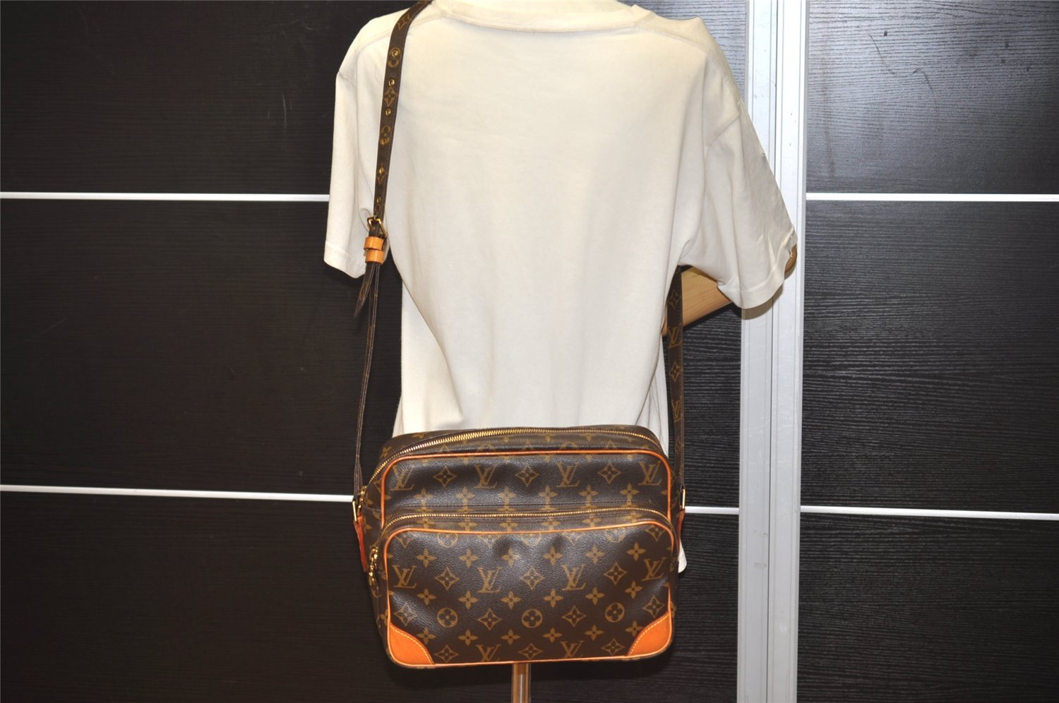 Authentic Louis Vuitton Monogram Nile Shoulder Cross Body Bag M45244 LV 2869J