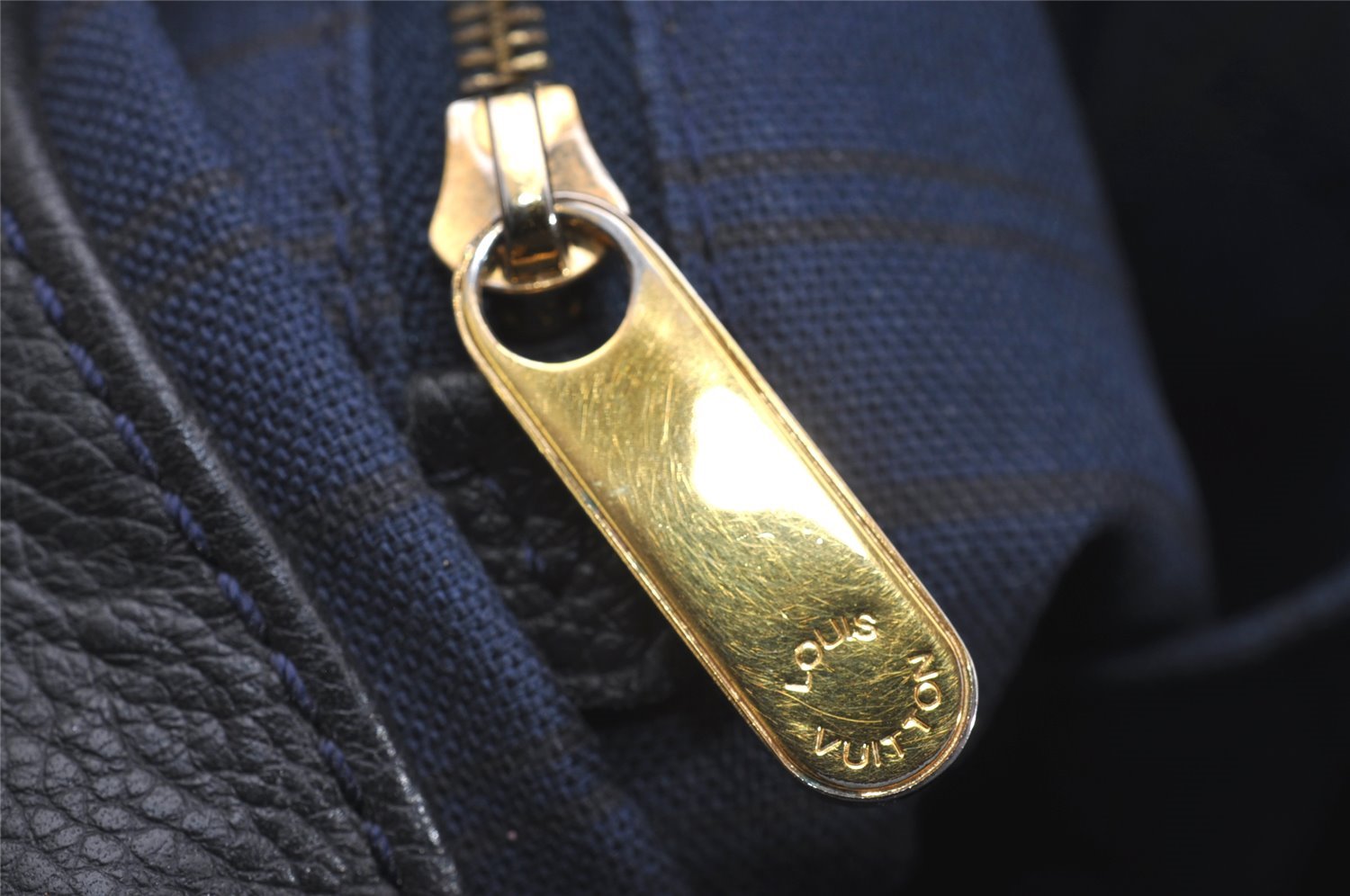 Auth Louis Vuitton Monogram Empreinte Artsy MM Shoulder Bag Navy M93448 LV 2870J