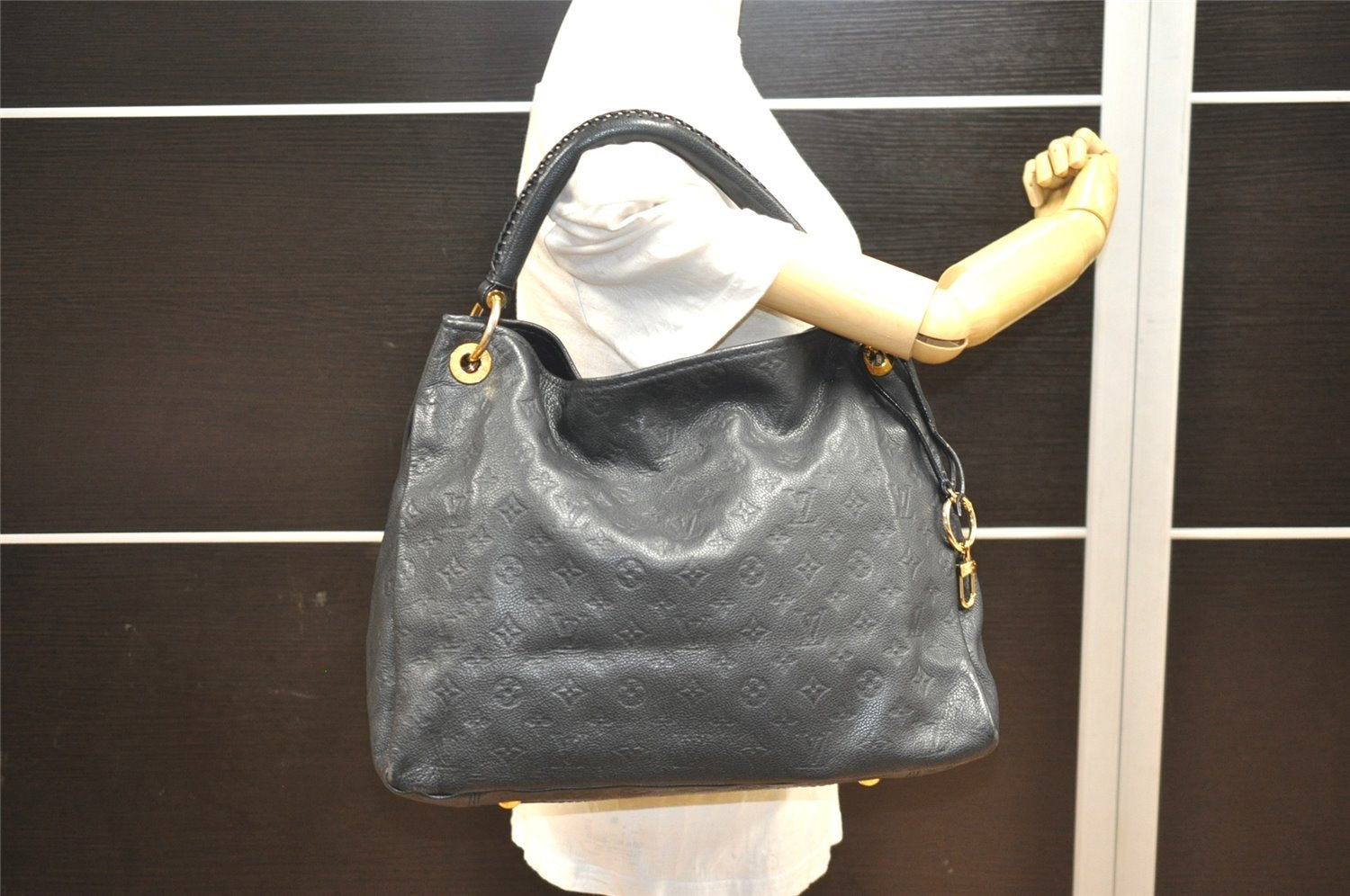 Auth Louis Vuitton Monogram Empreinte Artsy MM Shoulder Bag Navy M93448 LV 2870J