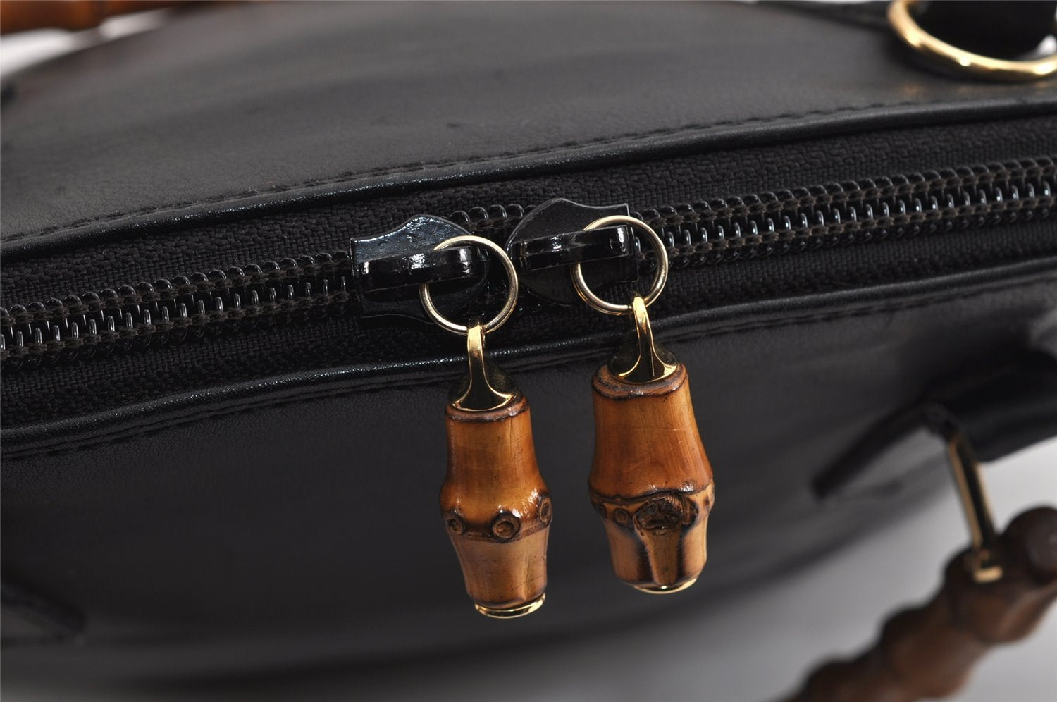 Authentic GUCCI Vintage Bamboo 2Way Shoulder Hand Bag Purse Leather Black 2872J