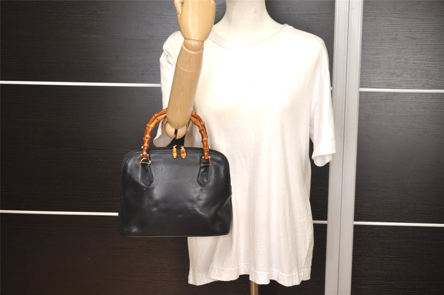 Authentic GUCCI Vintage Bamboo 2Way Shoulder Hand Bag Purse Leather Black 2872J