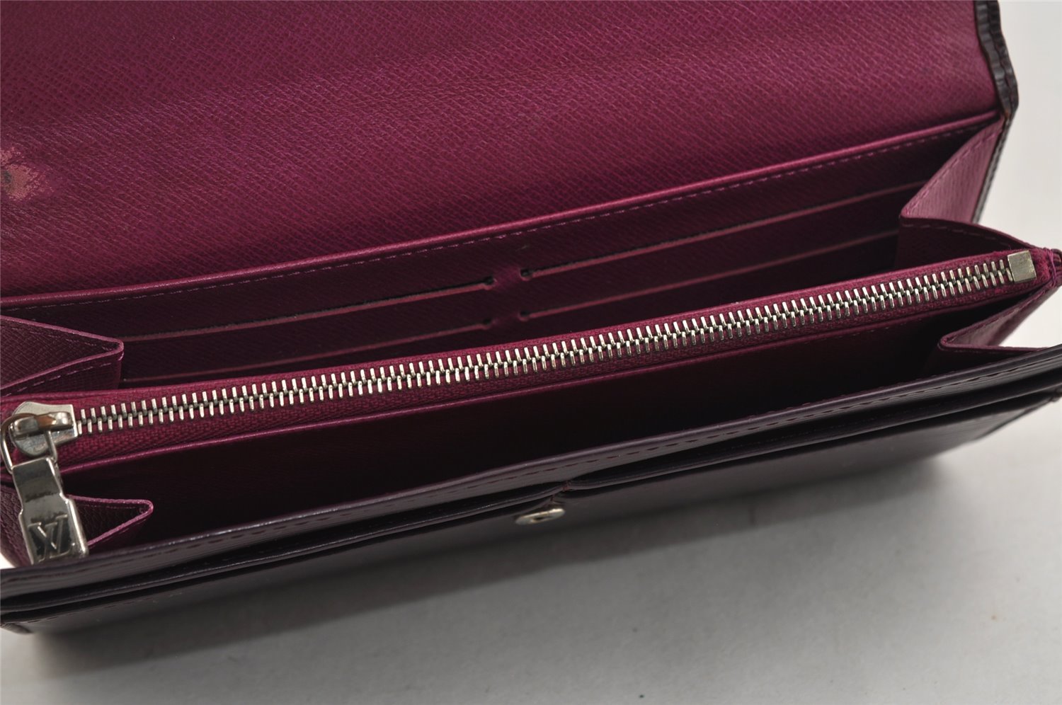 Authentic Louis Vuitton Epi Portefeuille Sarah Long Wallet M6374K Purple 2877I