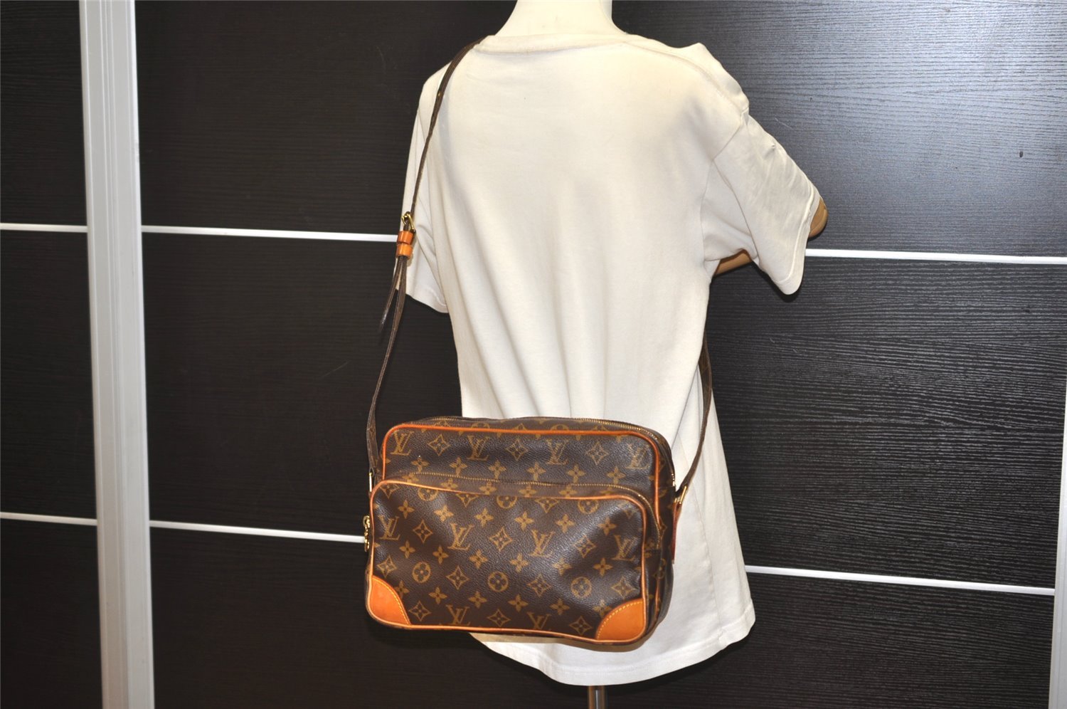 Authentic Louis Vuitton Monogram Nile Shoulder Cross Body Bag M45244 LV 2877J