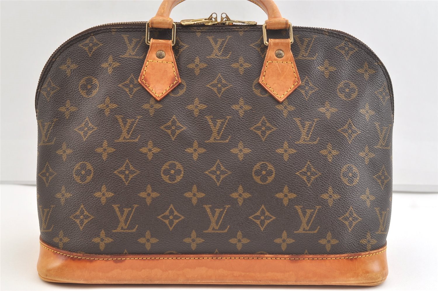 Authentic Louis Vuitton Monogram Alma Hand Bag Purse M51130 LV 2877K