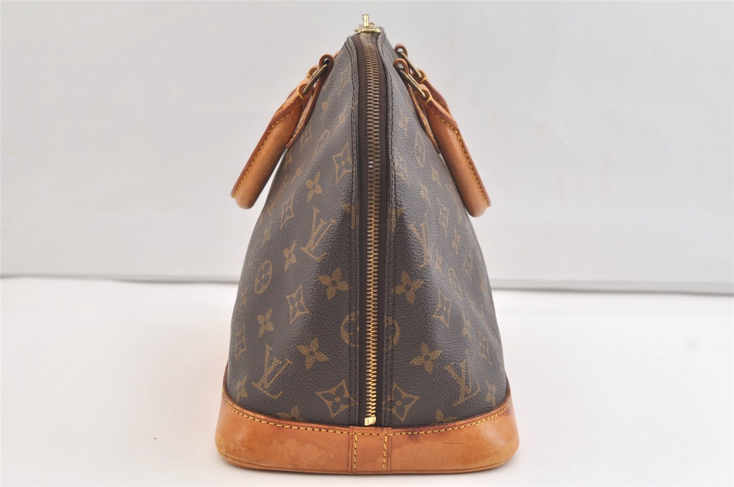 Authentic Louis Vuitton Monogram Alma Hand Bag Purse M51130 LV 2877K