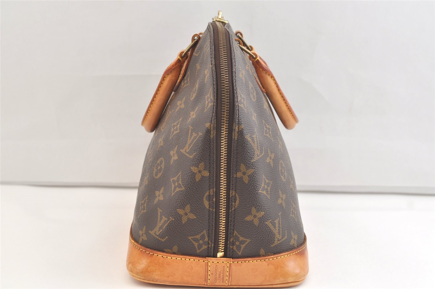 Authentic Louis Vuitton Monogram Alma Hand Bag Purse M51130 LV 2877K
