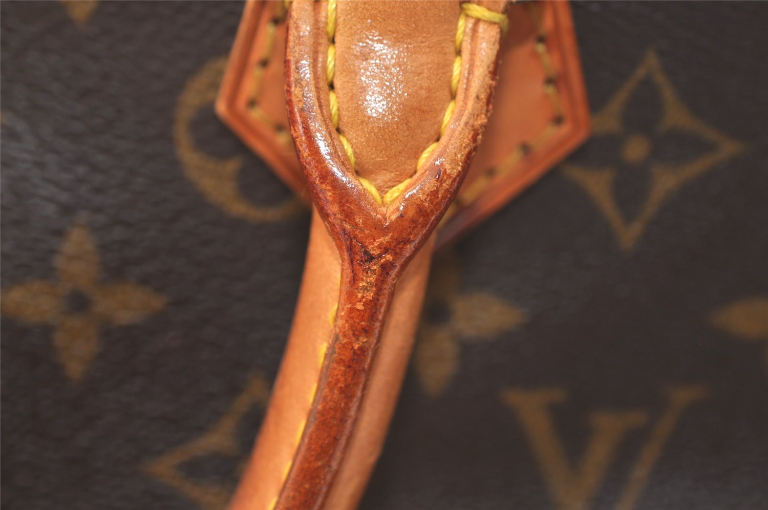 Authentic Louis Vuitton Monogram Alma Hand Bag Purse M51130 LV 2877K