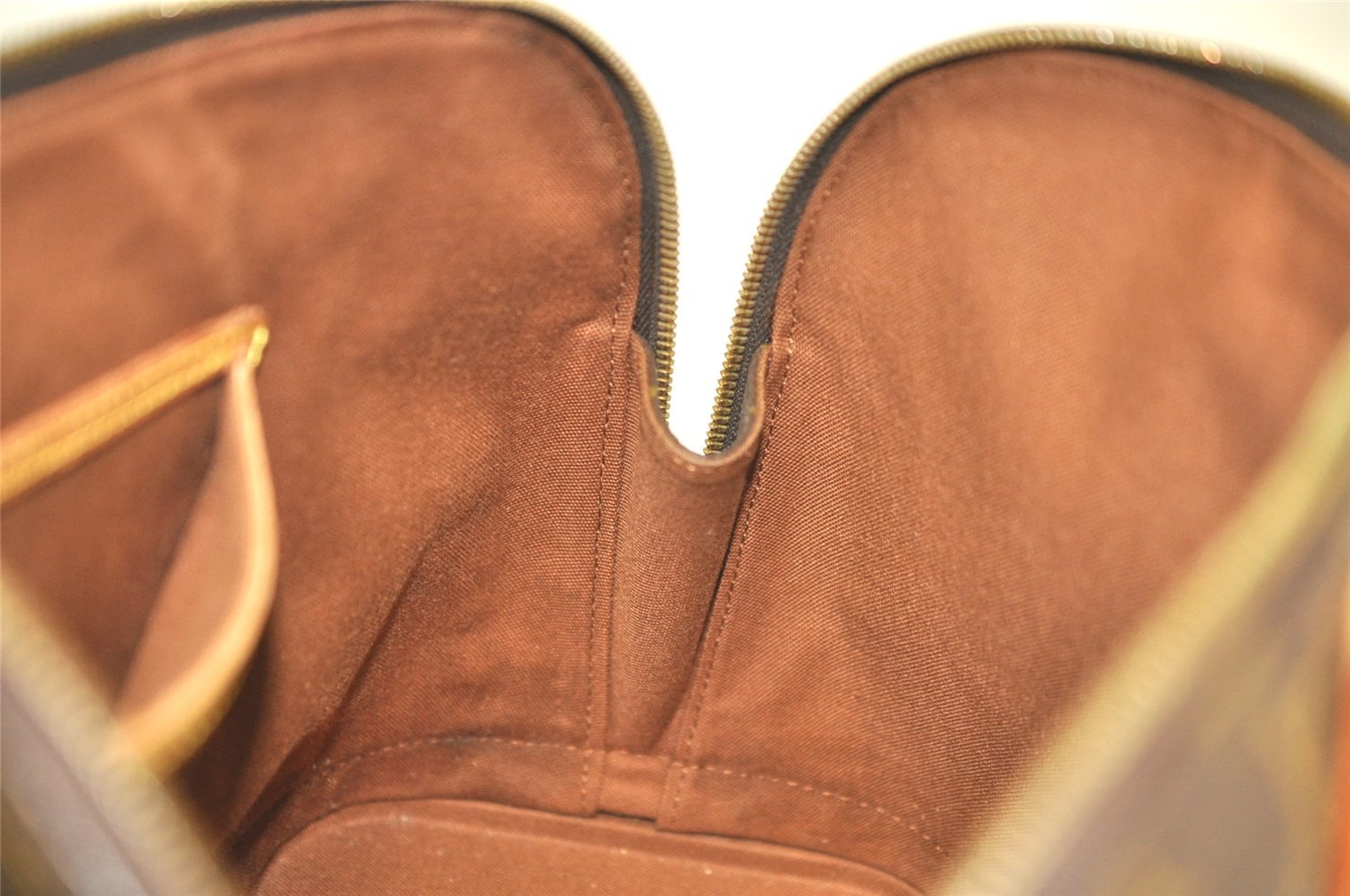 Authentic Louis Vuitton Monogram Alma Hand Bag Purse M51130 LV 2877K