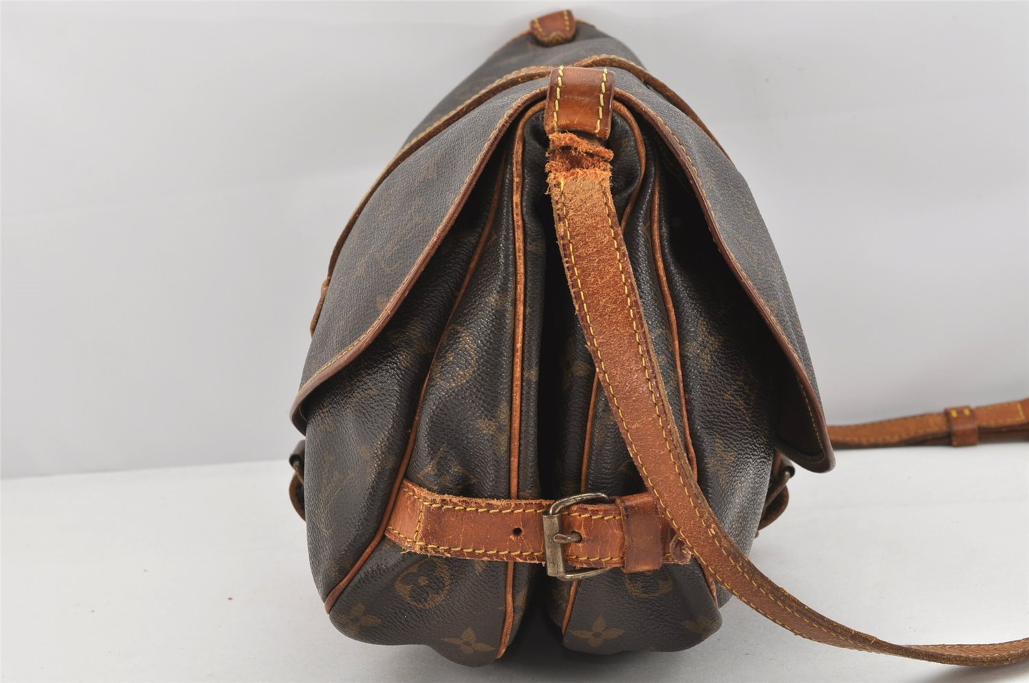 Authentic Louis Vuitton Monogram Saumur 30 Shoulder Cross Bag M42256 LV 2878K