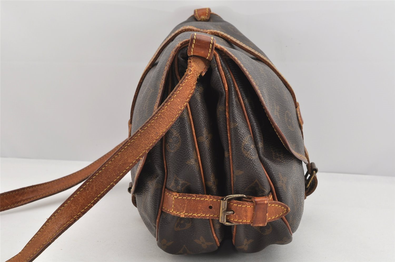 Authentic Louis Vuitton Monogram Saumur 30 Shoulder Cross Bag M42256 LV 2878K
