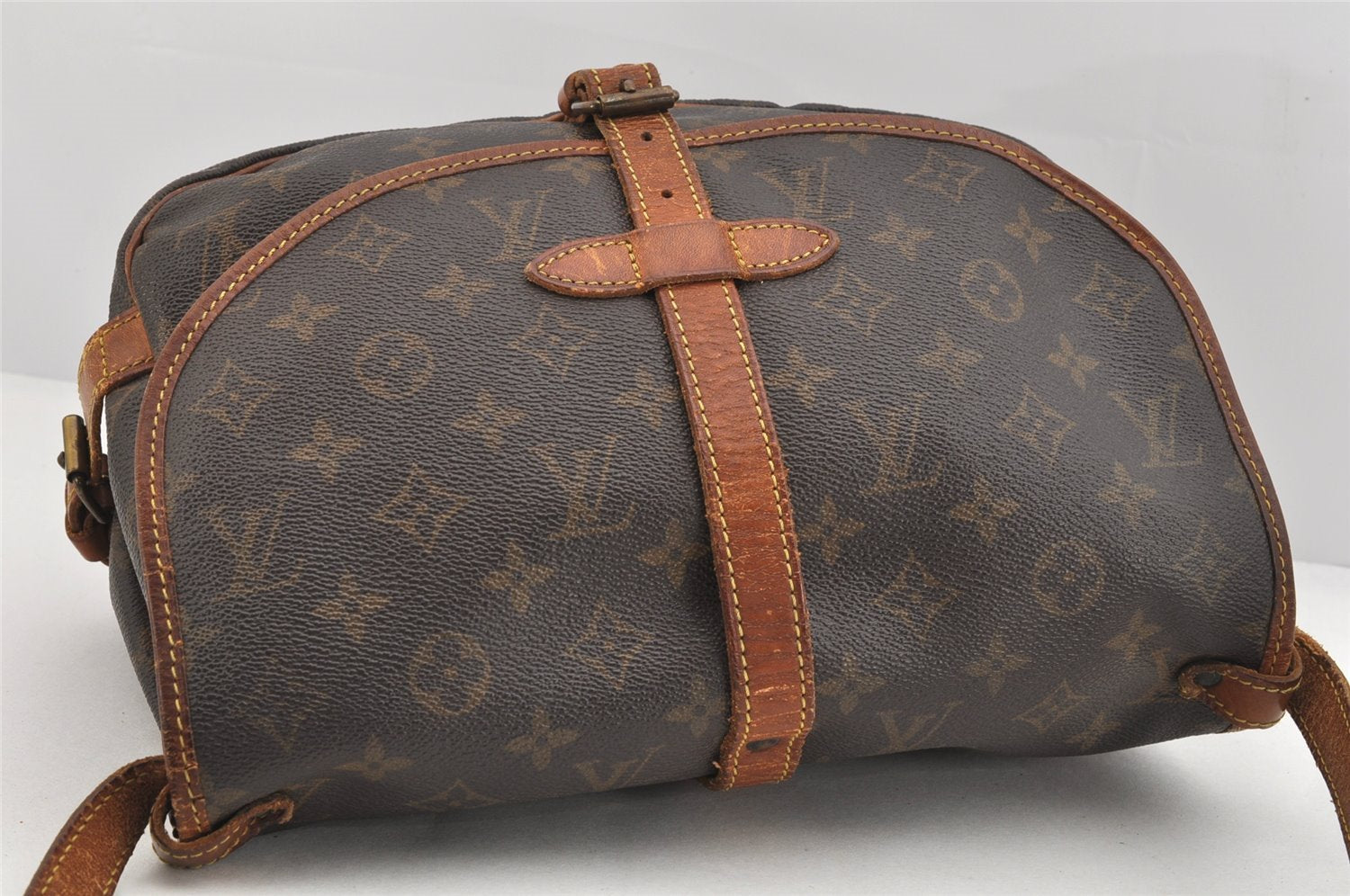 Authentic Louis Vuitton Monogram Saumur 30 Shoulder Cross Bag M42256 LV 2878K