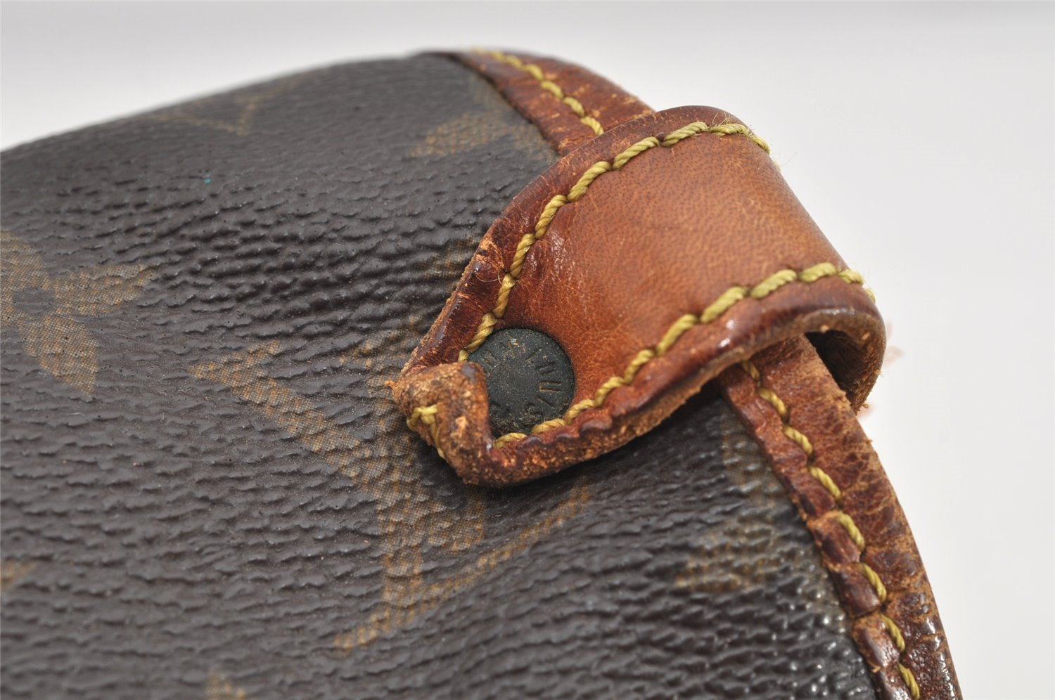 Authentic Louis Vuitton Monogram Saumur 30 Shoulder Cross Bag M42256 LV 2878K