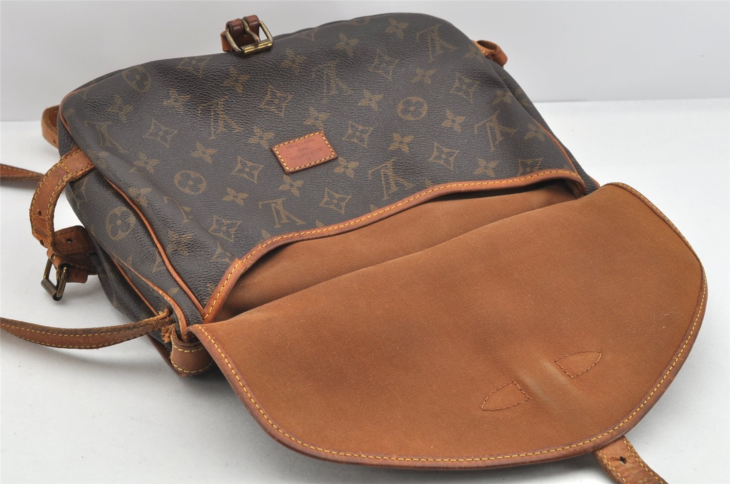 Authentic Louis Vuitton Monogram Saumur 30 Shoulder Cross Bag M42256 LV 2878K