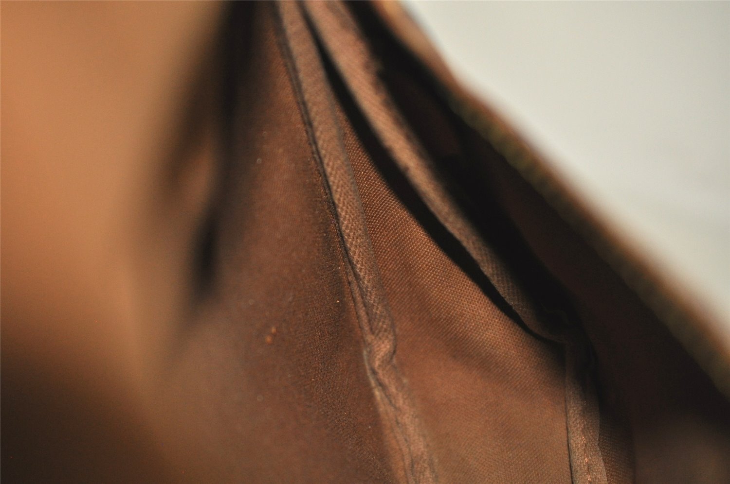 Authentic Louis Vuitton Monogram Saumur 30 Shoulder Cross Bag M42256 LV 2878K