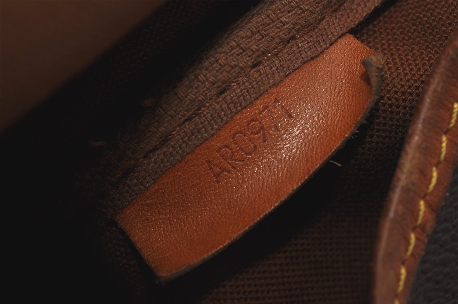 Authentic Louis Vuitton Monogram Saumur 30 Shoulder Cross Bag M42256 LV 2878K