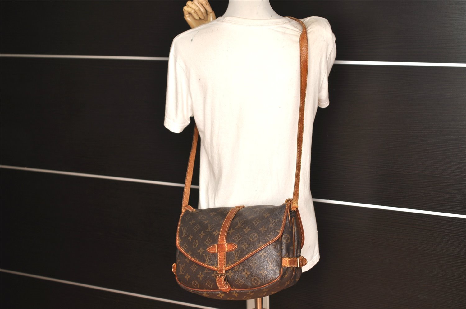 Authentic Louis Vuitton Monogram Saumur 30 Shoulder Cross Bag M42256 LV 2878K