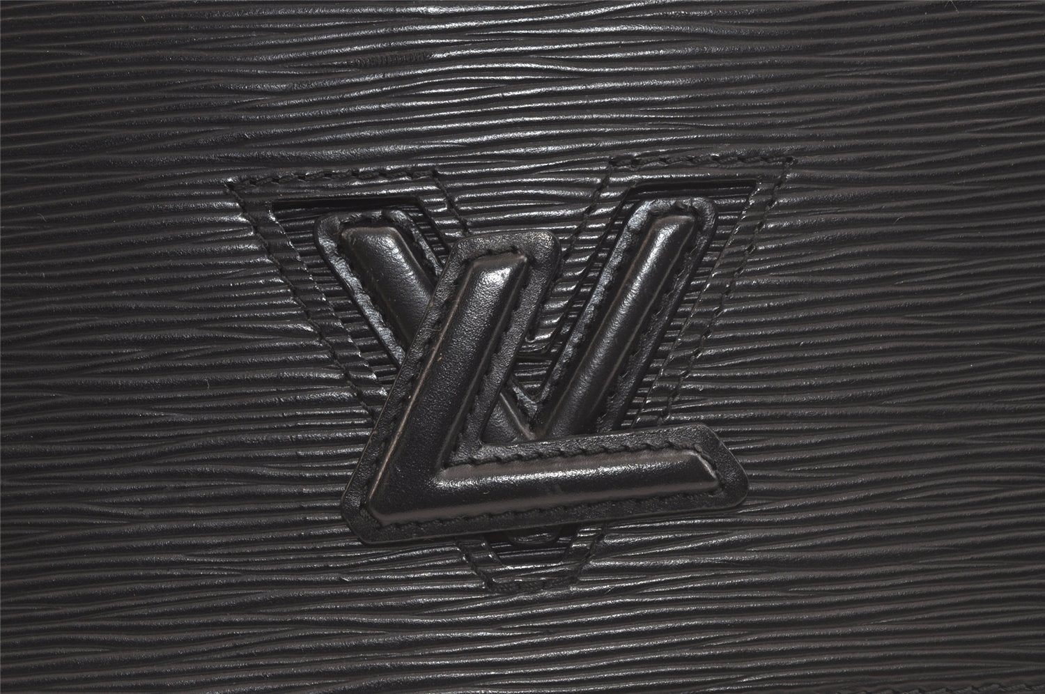 Authentic Louis Vuitton Epi Trapeze PM Clutch Bag Black M80165 LV 2881K