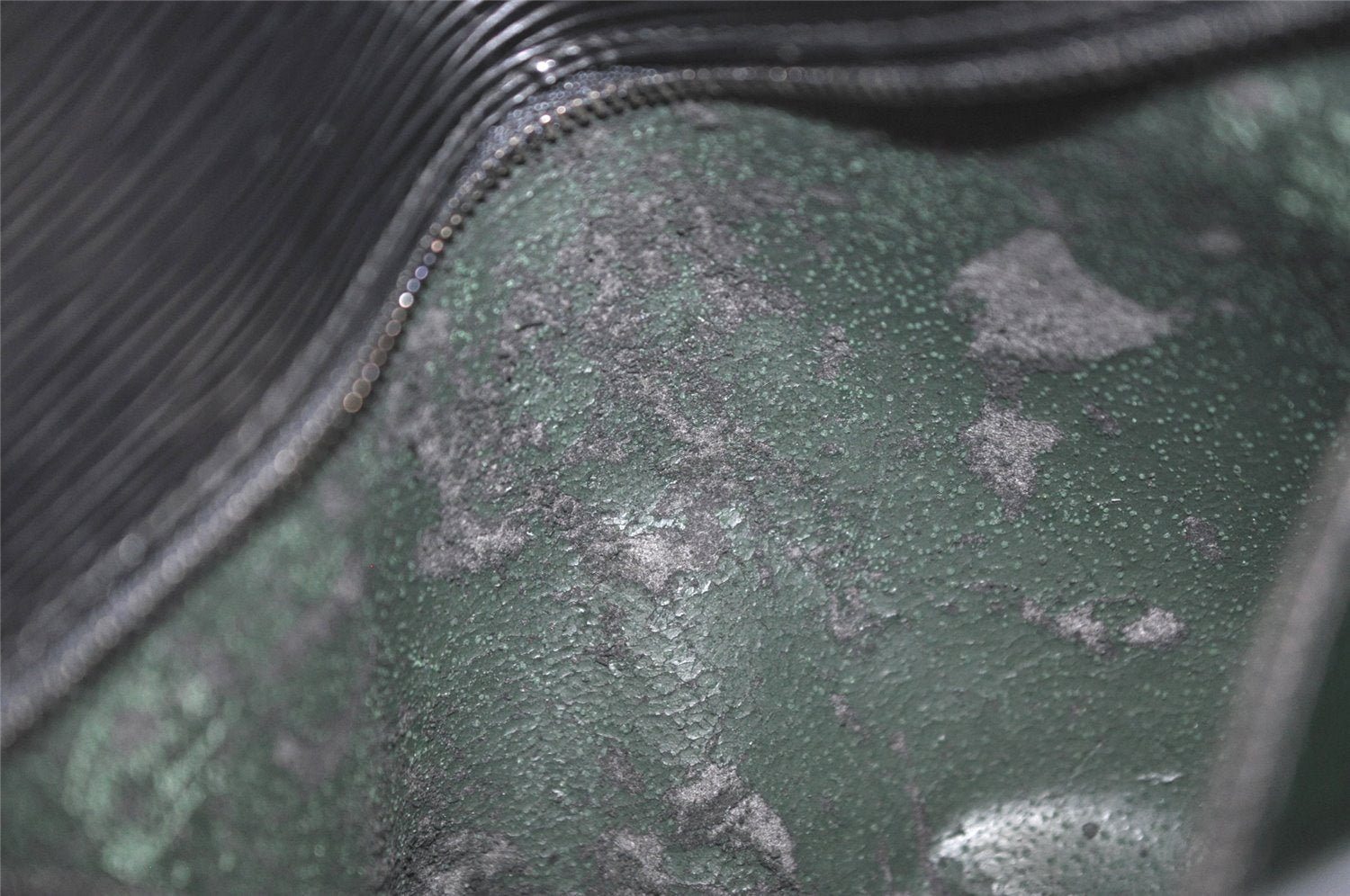 Authentic Louis Vuitton Epi Trapeze PM Clutch Bag Black M80165 LV 2881K