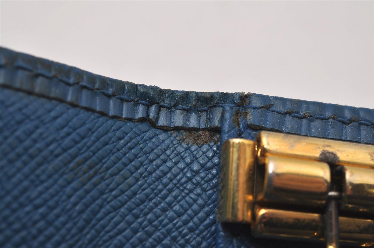 Authentic Louis Vuitton Epi Multicles 6 Key Case Blue M63815 LV 2884I