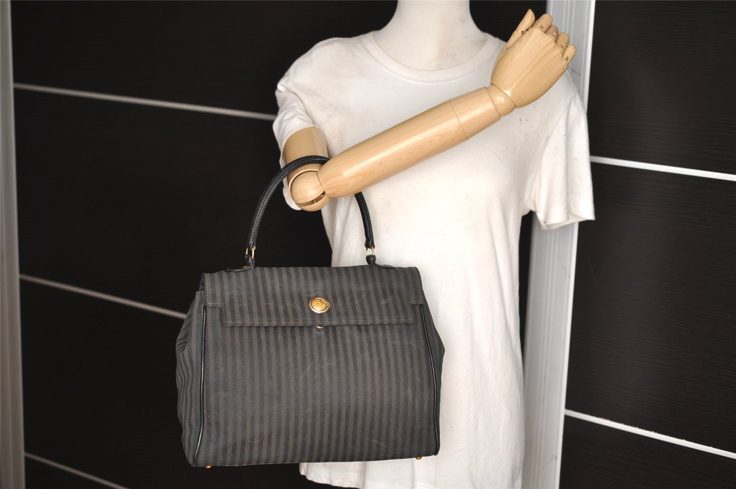 Authentic FENDI Pequin Shoulder Hand Bag Purse PVC Leather Brown Black 2886I