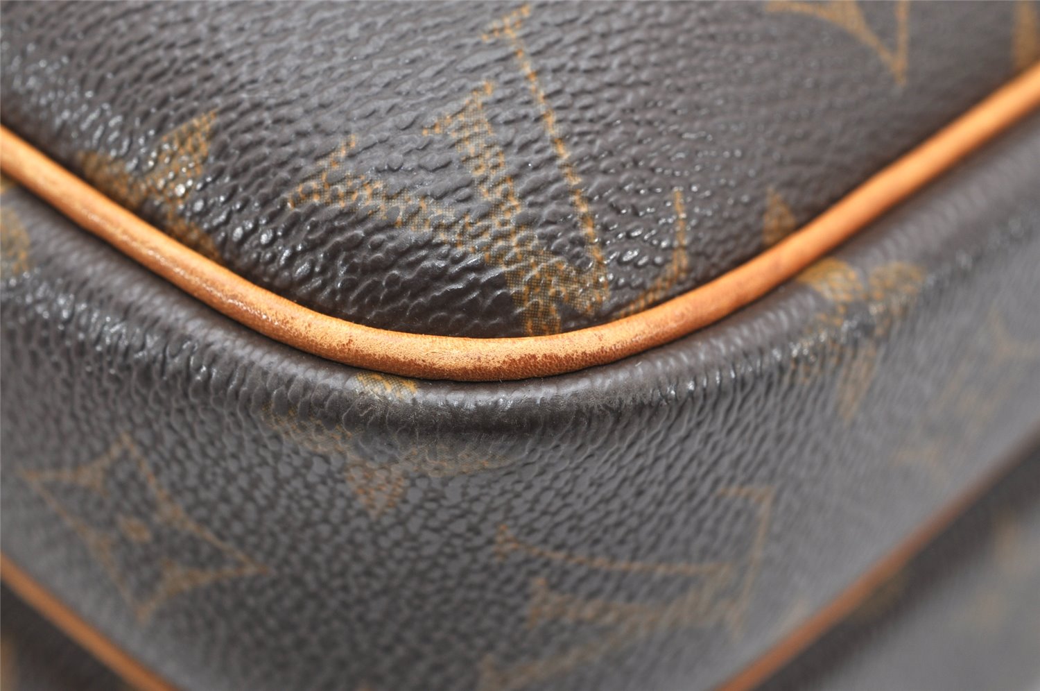 Authentic Louis Vuitton Monogram Reporter PM Shoulder Cross Bag M45254 LV 2888K