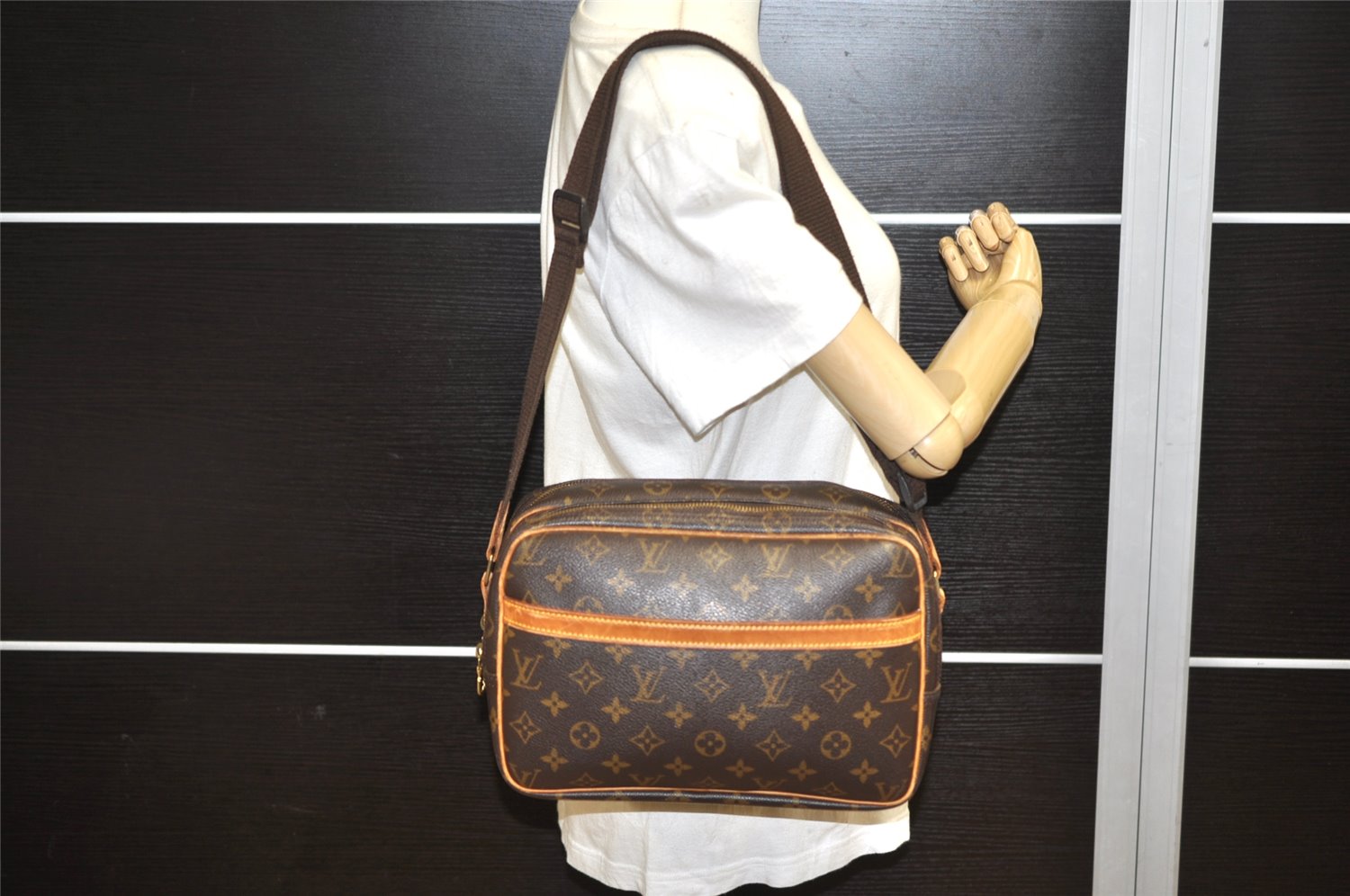 Authentic Louis Vuitton Monogram Reporter PM Shoulder Cross Bag M45254 LV 2888K