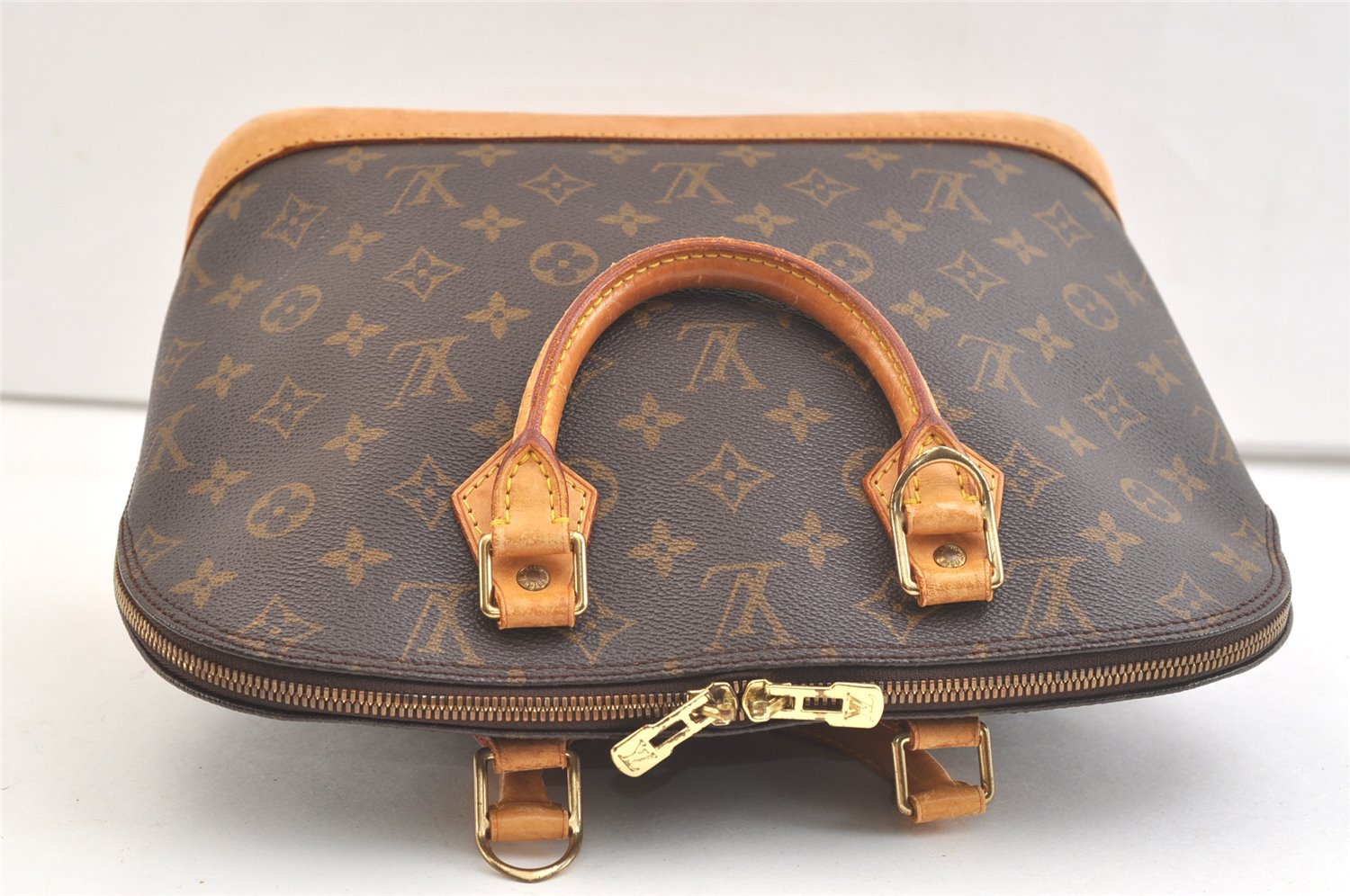 Authentic Louis Vuitton Monogram Alma Hand Bag Purse M51130 LV 2891K