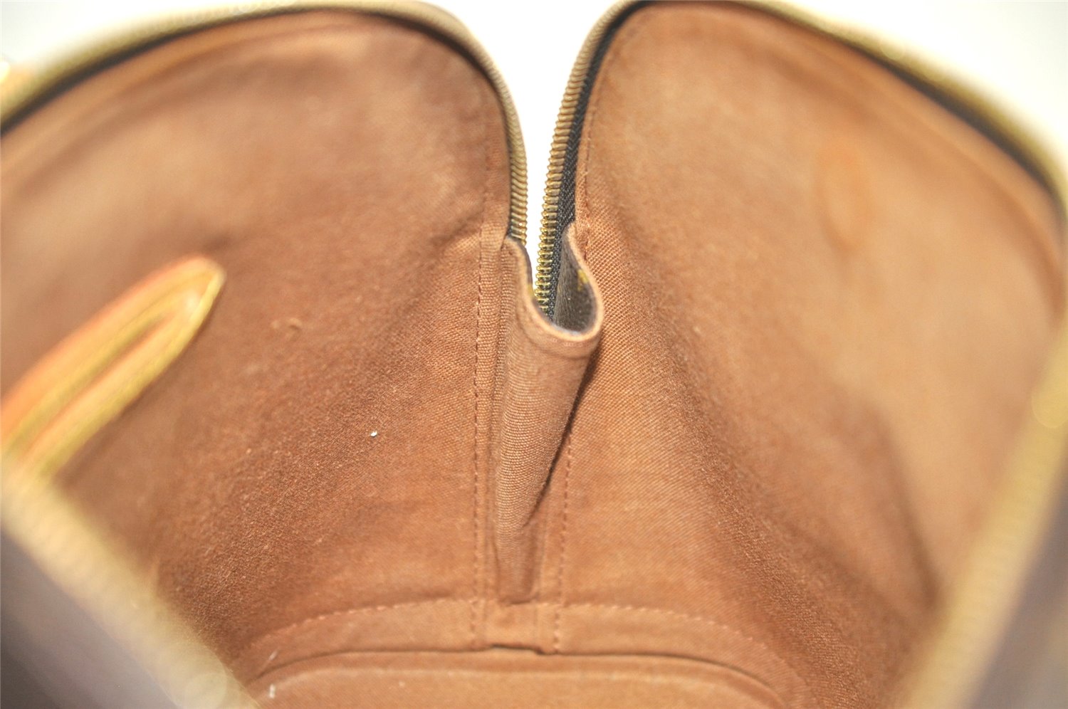 Authentic Louis Vuitton Monogram Alma Hand Bag Purse M51130 LV 2891K