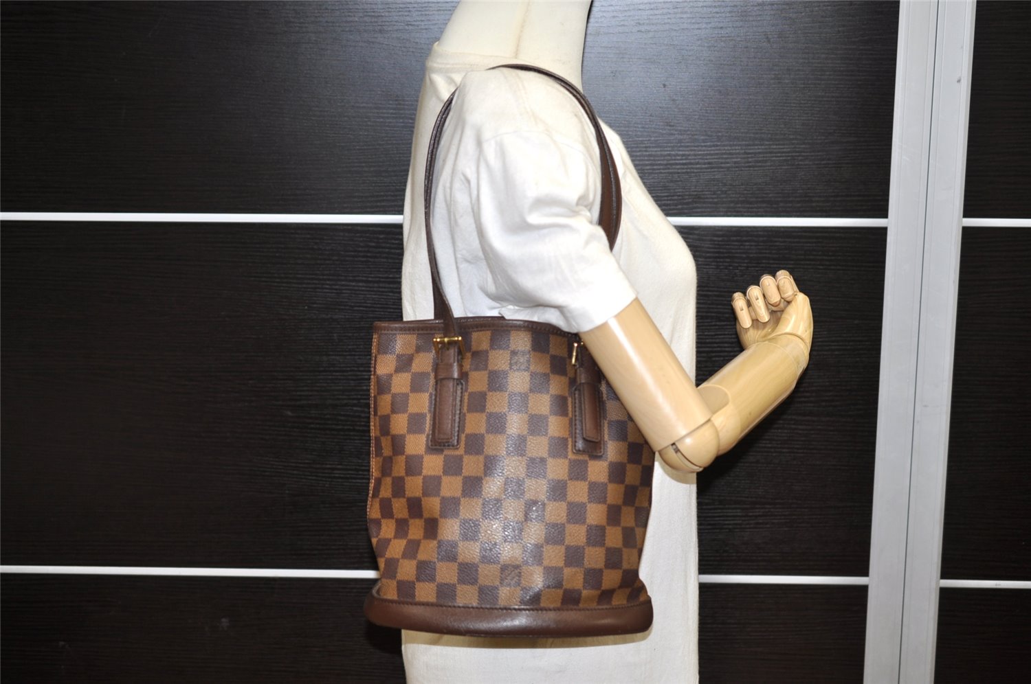 Authentic Louis Vuitton Damier Marais Bucket Shoulder Tote Bag N42240 LV 2892K
