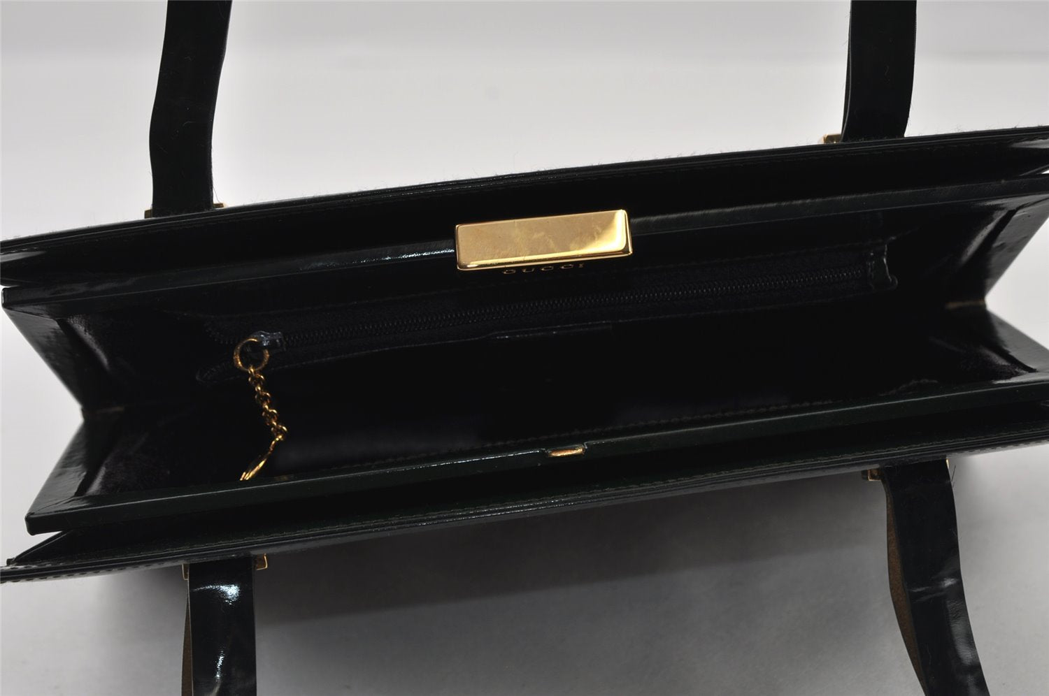 Authentic GUCCI Vintage Shoulder Hand Bag Purse Enamel Green Junk 2895I