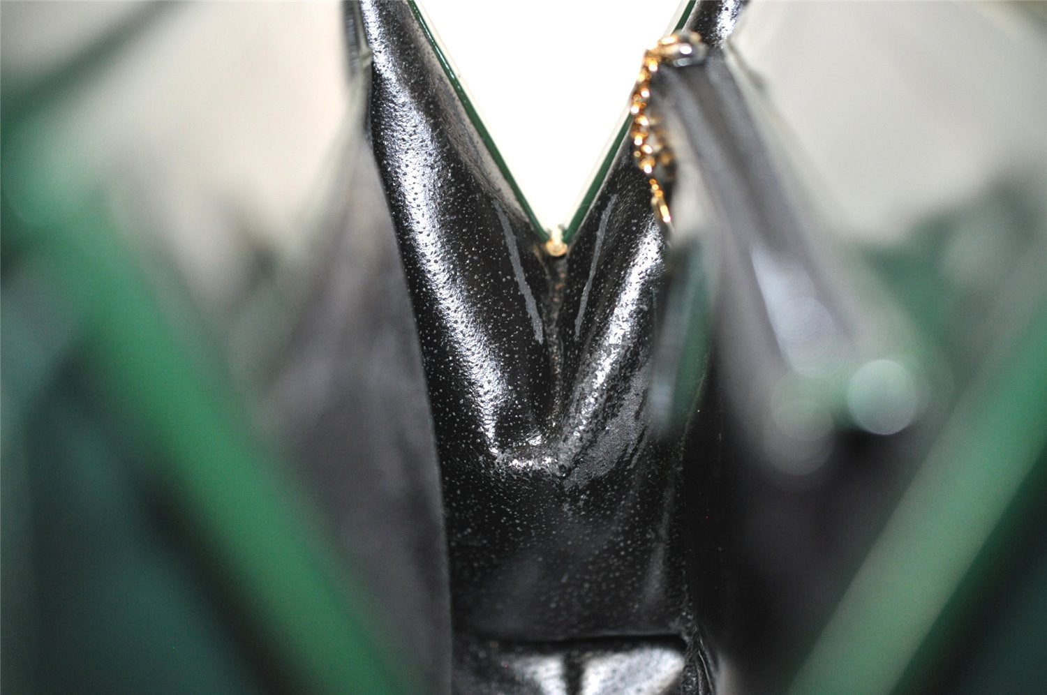 Authentic GUCCI Vintage Shoulder Hand Bag Purse Enamel Green Junk 2895I