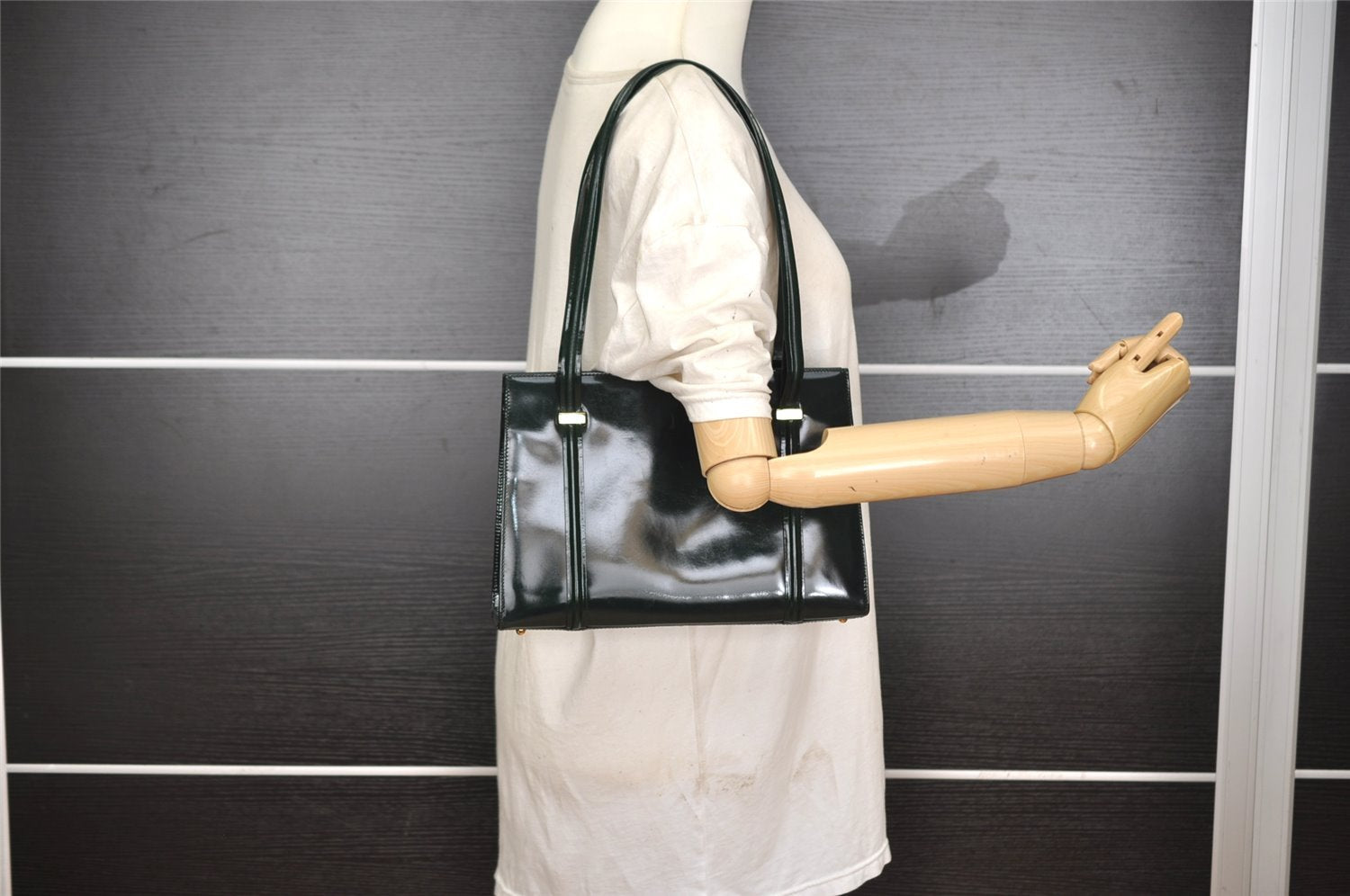 Authentic GUCCI Vintage Shoulder Hand Bag Purse Enamel Green Junk 2895I