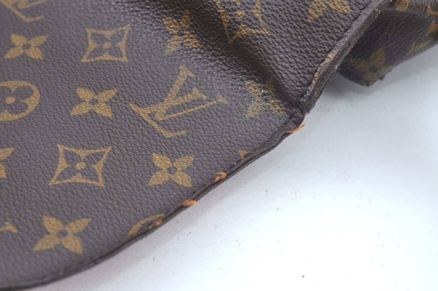Authentic Louis Vuitton Monogram Saint Cloud GM M51242 Shoulder Cross Bag 2895J